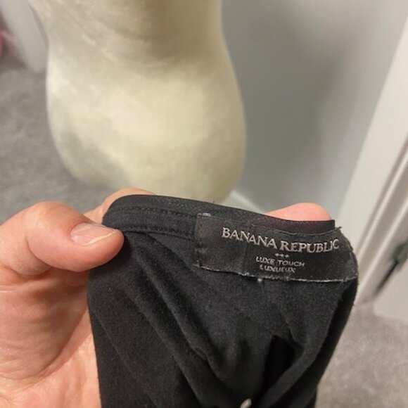 2/$20 Luxe Black T-Shirt Banana Republic - Luxe Touch, Size M* - Picture 5 of 5